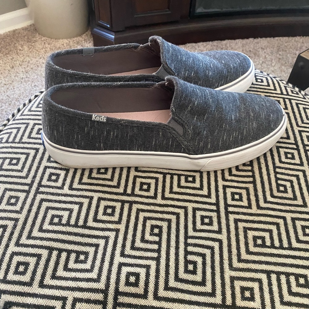 Womens Keds Size 11 Slip ons/Athletic
